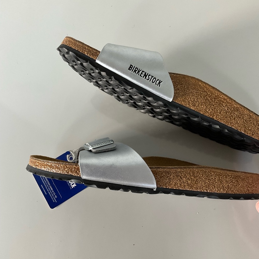 Birkenstock silver sandals - Picture 5 of 12